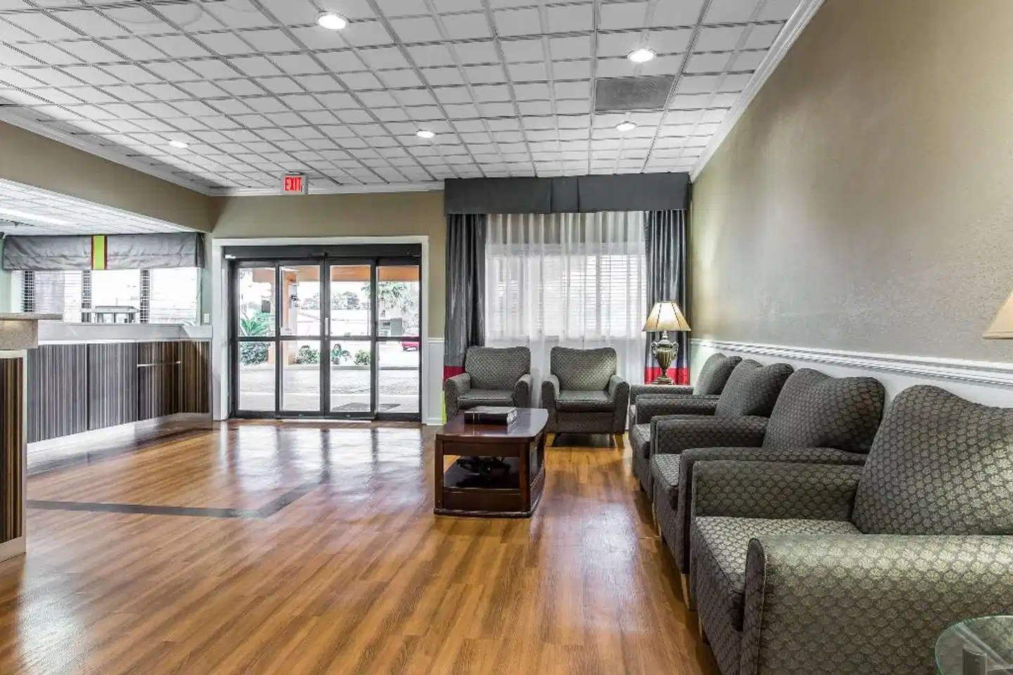 Quality Inn Midtown Savannah Lobby