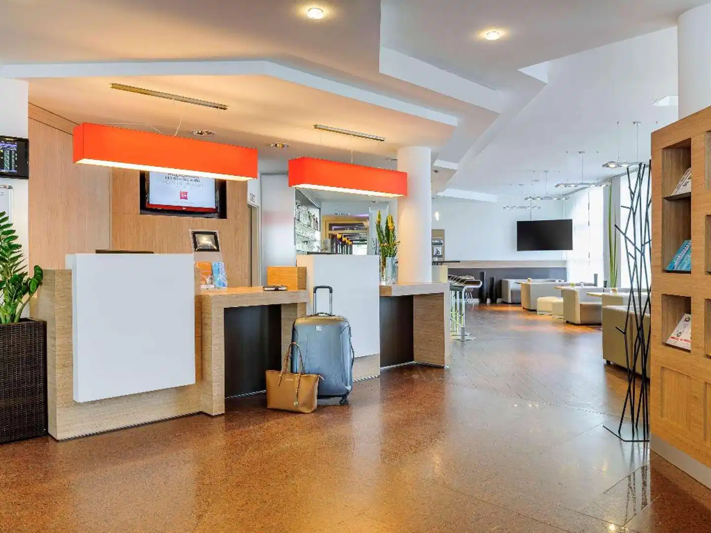 ibis Muenchen City Nord Hotel Lobby