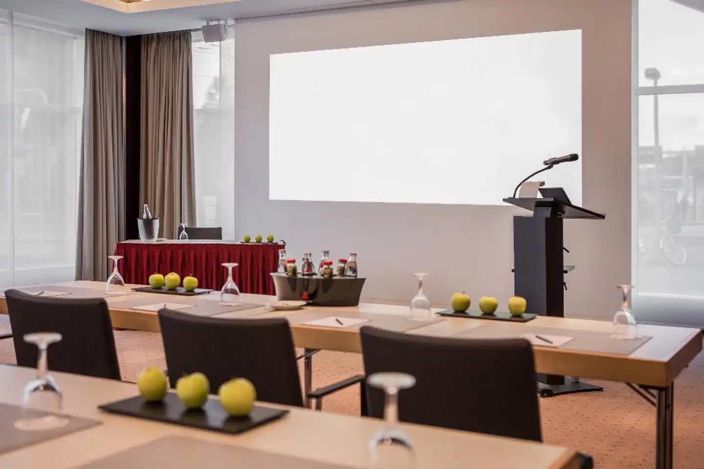 Occidental Dresden Newa Konferenz