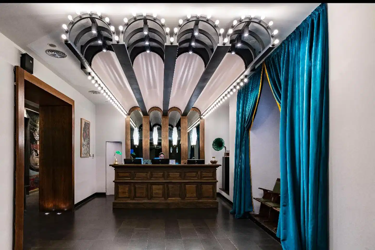 Vincci Soho Lobby