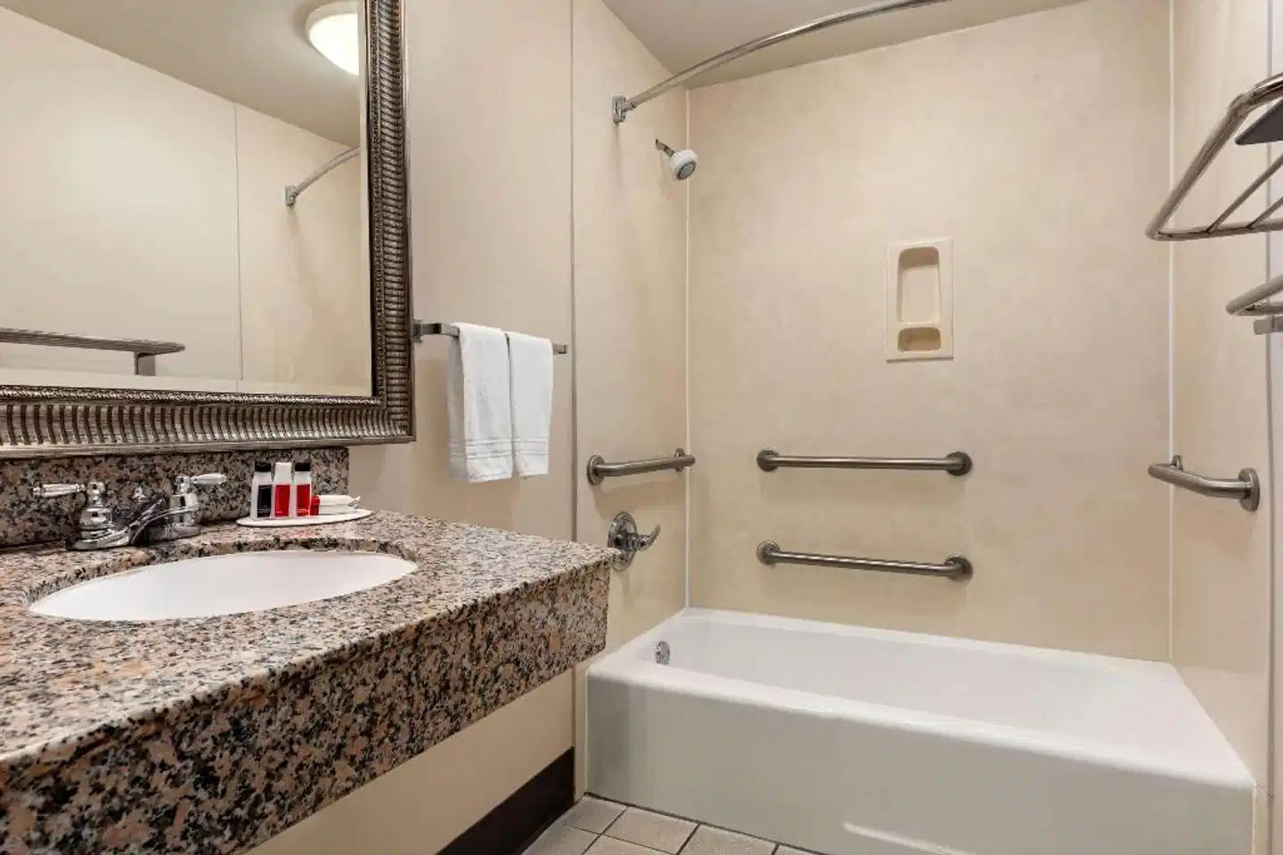 Days Inn by Wyndham Chattanooga-Rivergate Badezimmer