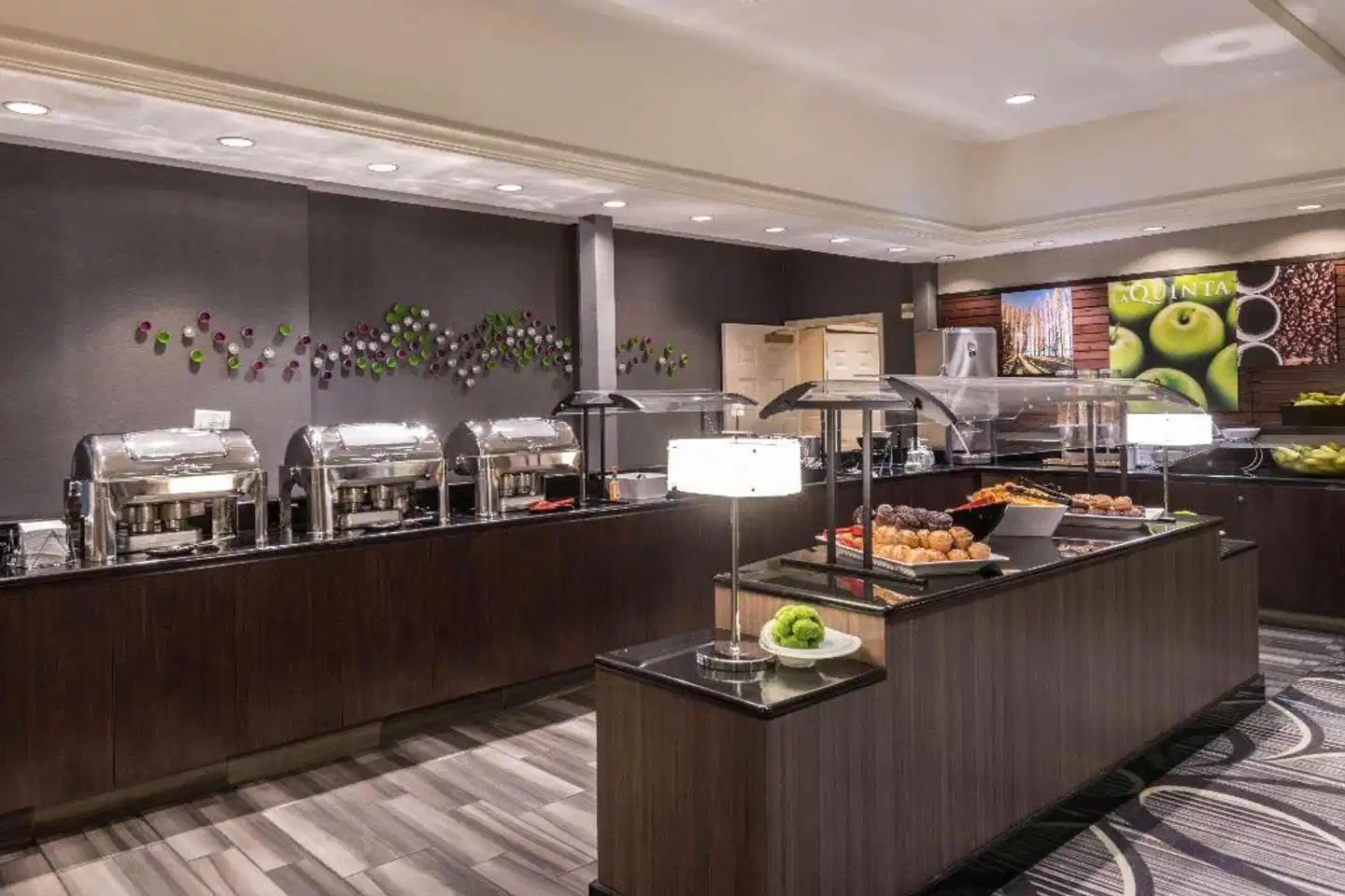 La Quinta Inn & Suites by Wyndham San Antonio Riverwalk Restaurant