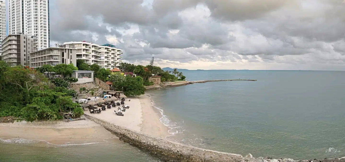 Golden Tulip Pattaya Beach Resort Aussenansicht