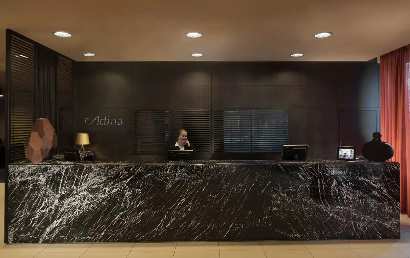 Adina Apartment Hotel Hamburg Michel Lobby