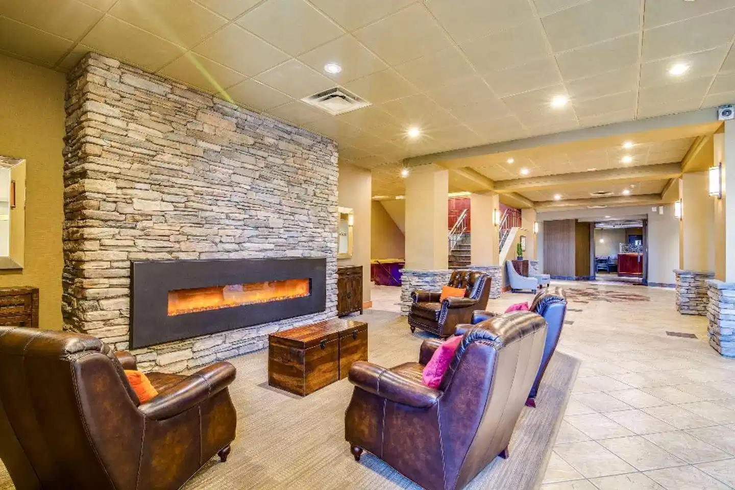 Quality Hotel & Conference Centre Sawridge Lobby