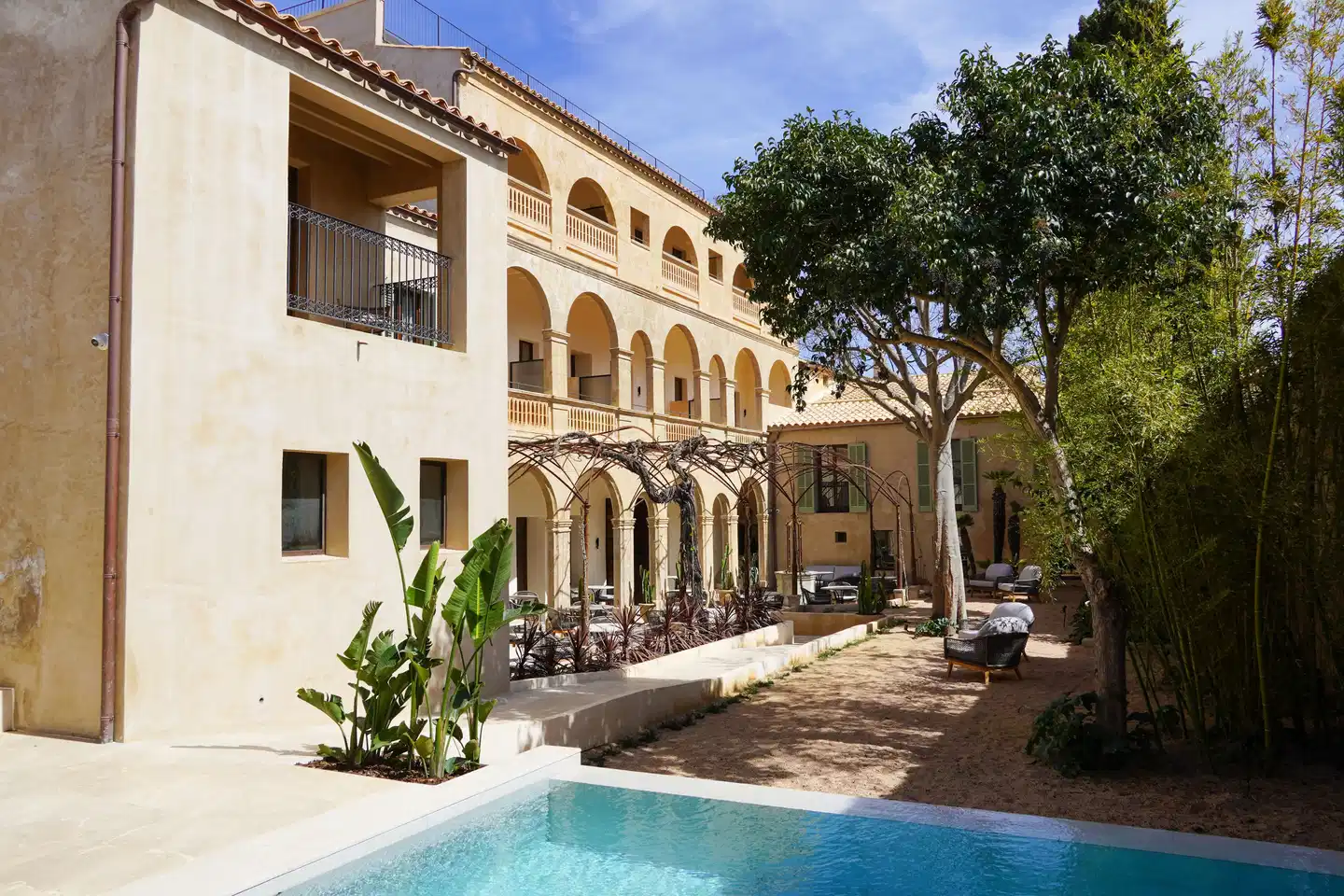 Juz de Yartan Arthotel Pool