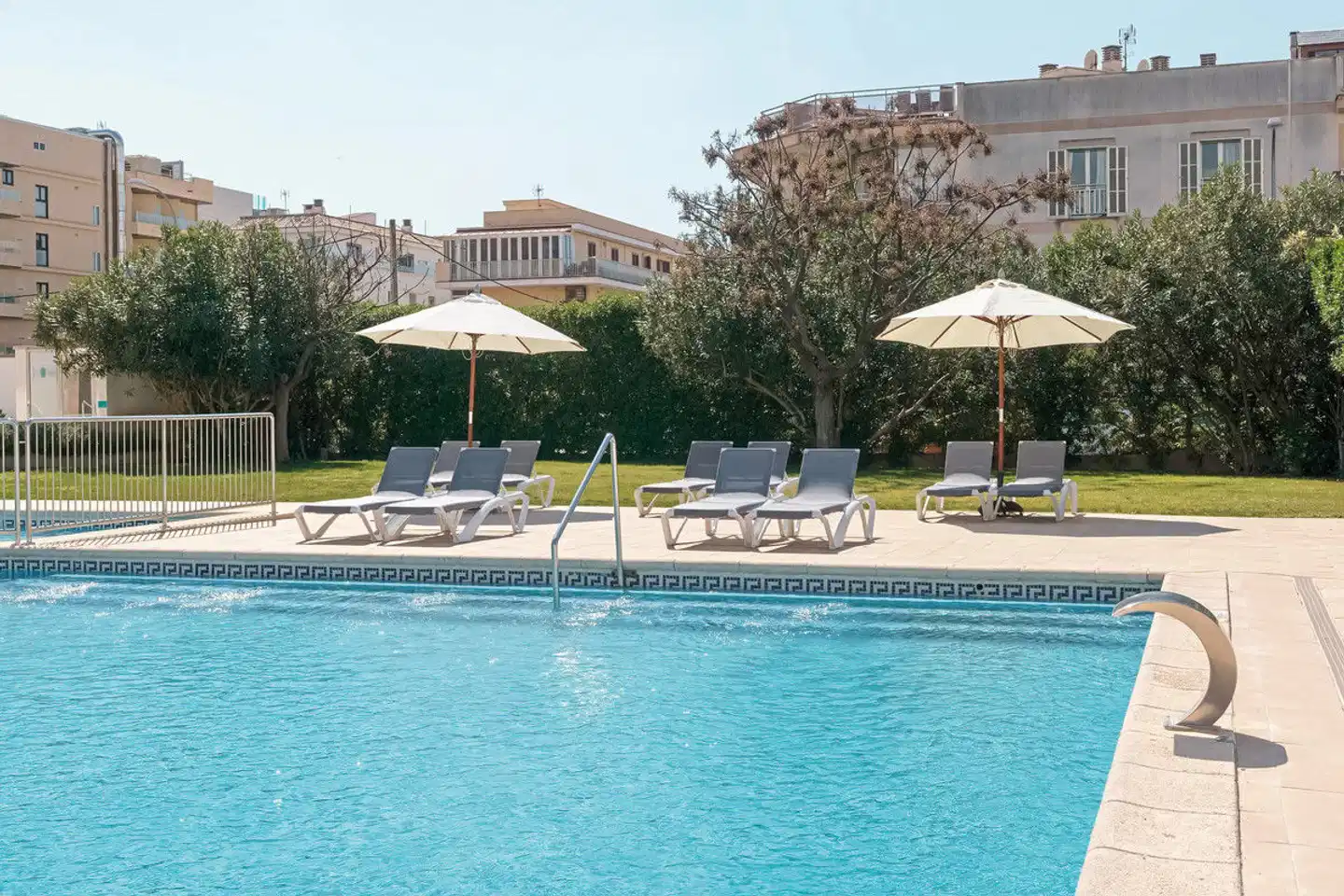Alua Leo Pool