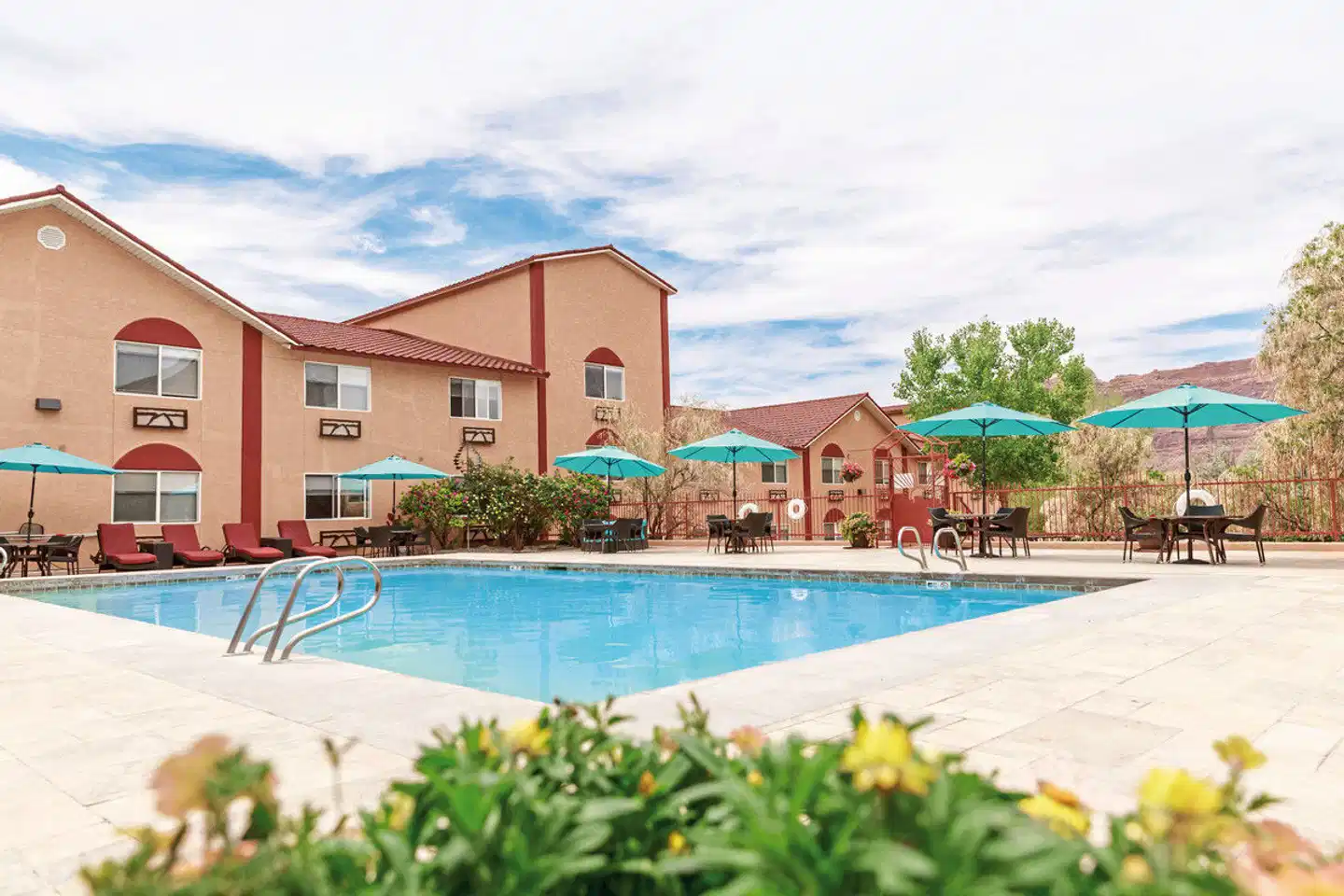 Aarchway Inn Pool