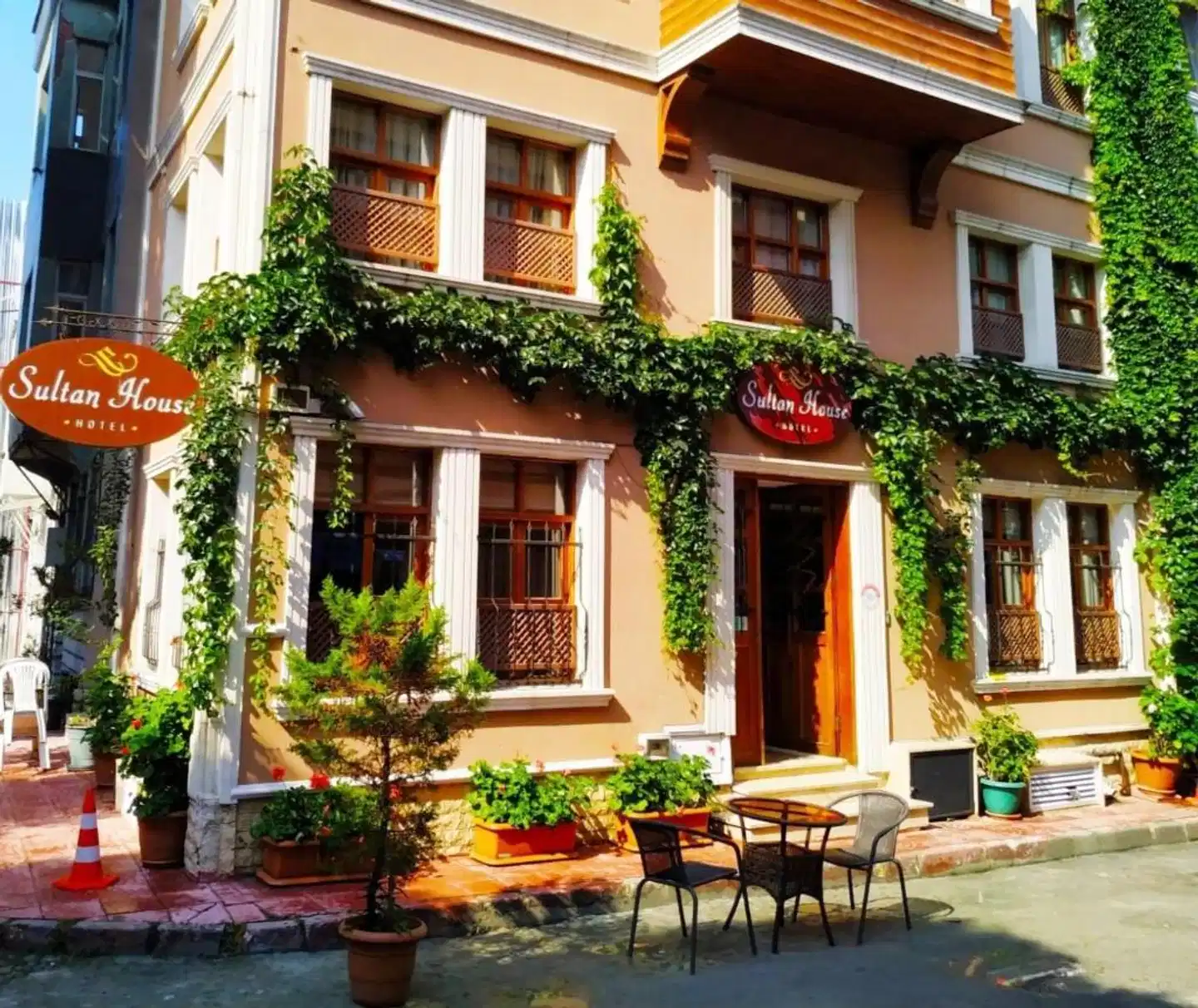 Sultan House Aussenansicht