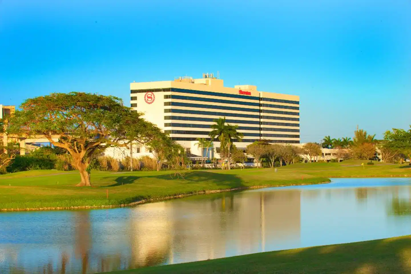 Sheraton Miami Airport Hotel & Executive Meeting Center Aussenansicht
