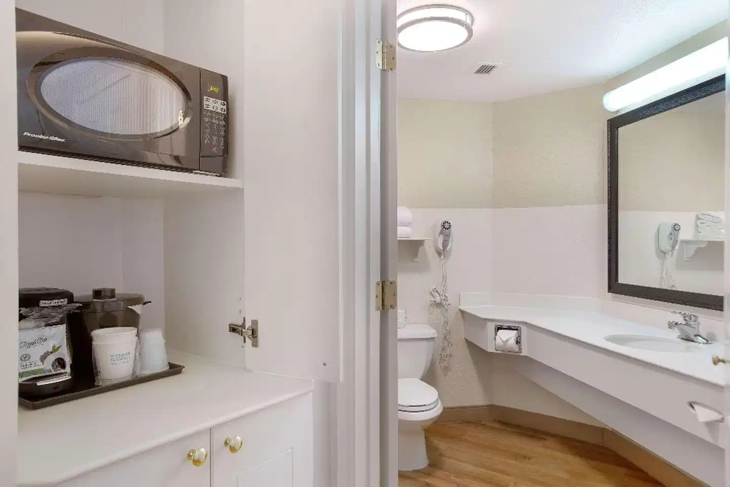 La Quinta Inn & Suites by Wyndham Ft. Lauderdale Airport Badezimmer