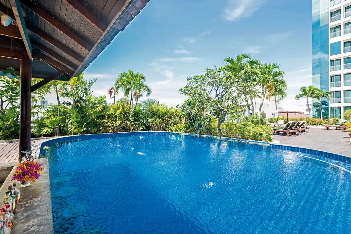 Sunshine Vista Hotel Pool