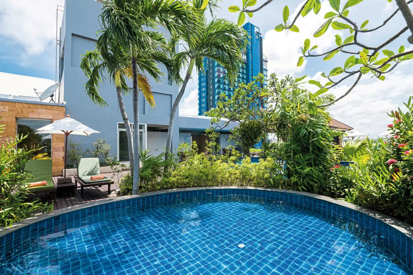 Sunshine Vista Hotel Pool