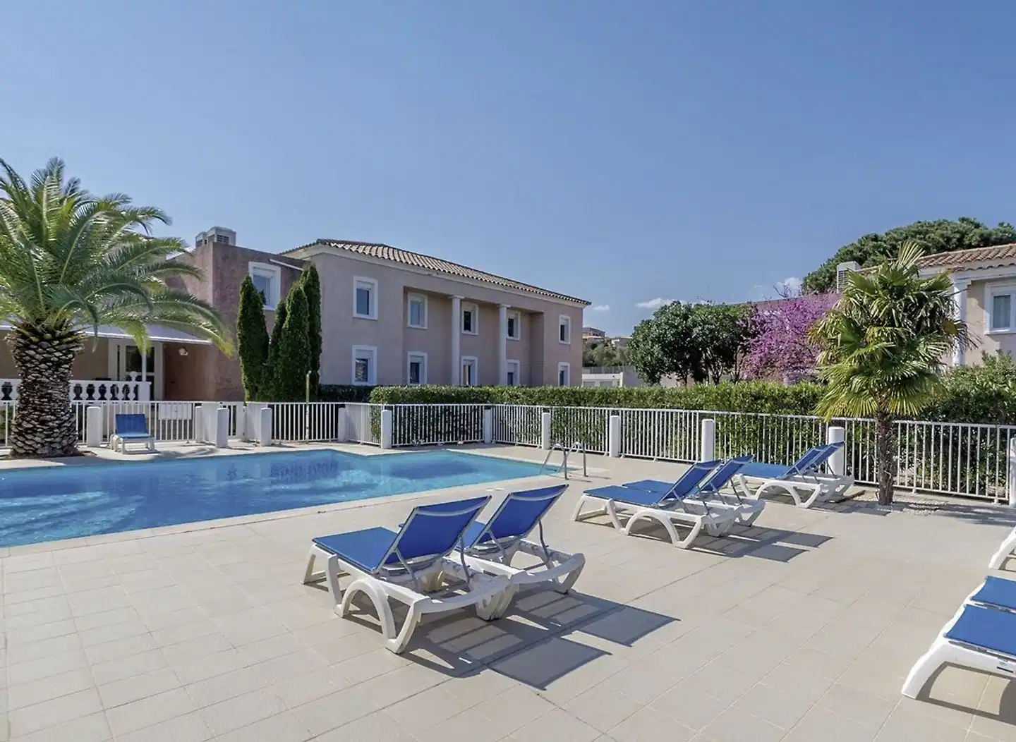 Thalassa Pool