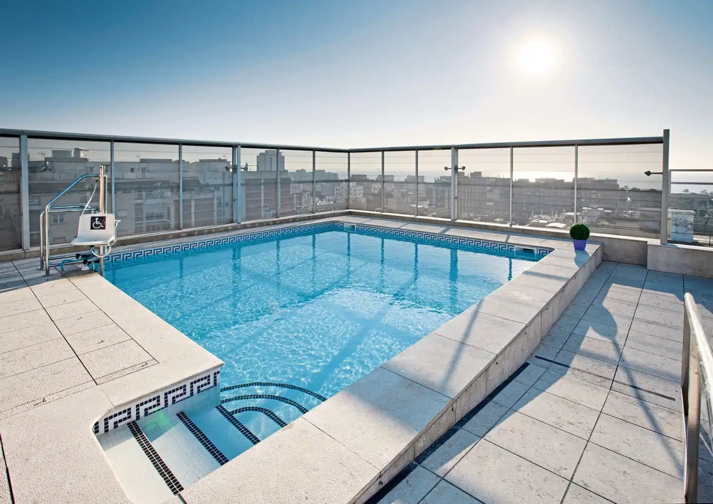 Hotel Ilunion Barcelona Pool