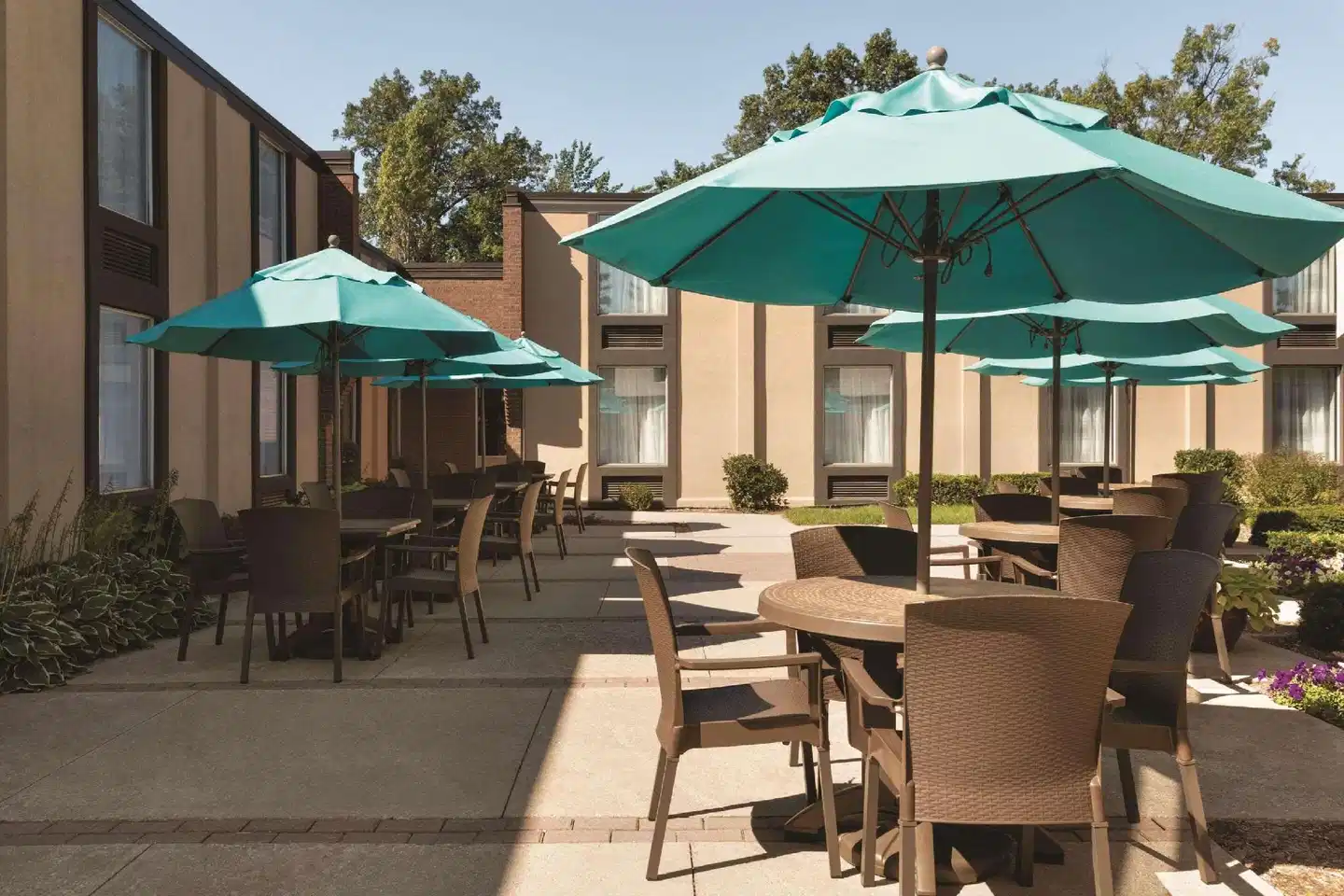 Country Inn & Suites by Radisson, Traverse City, MI Terrasse