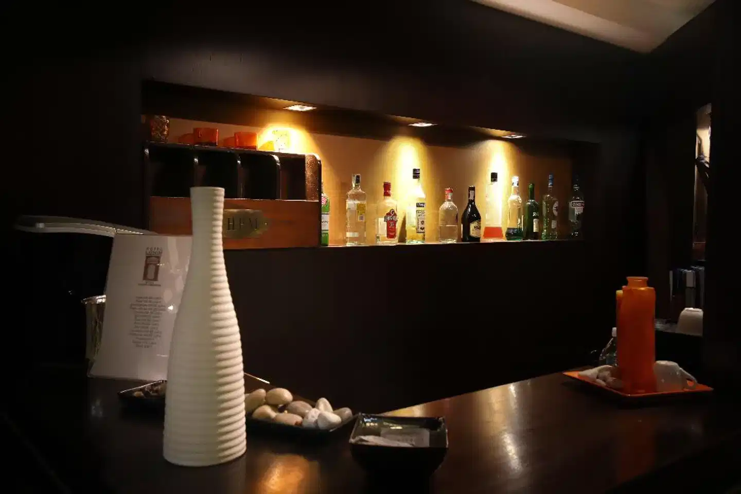 Latinum Bar
