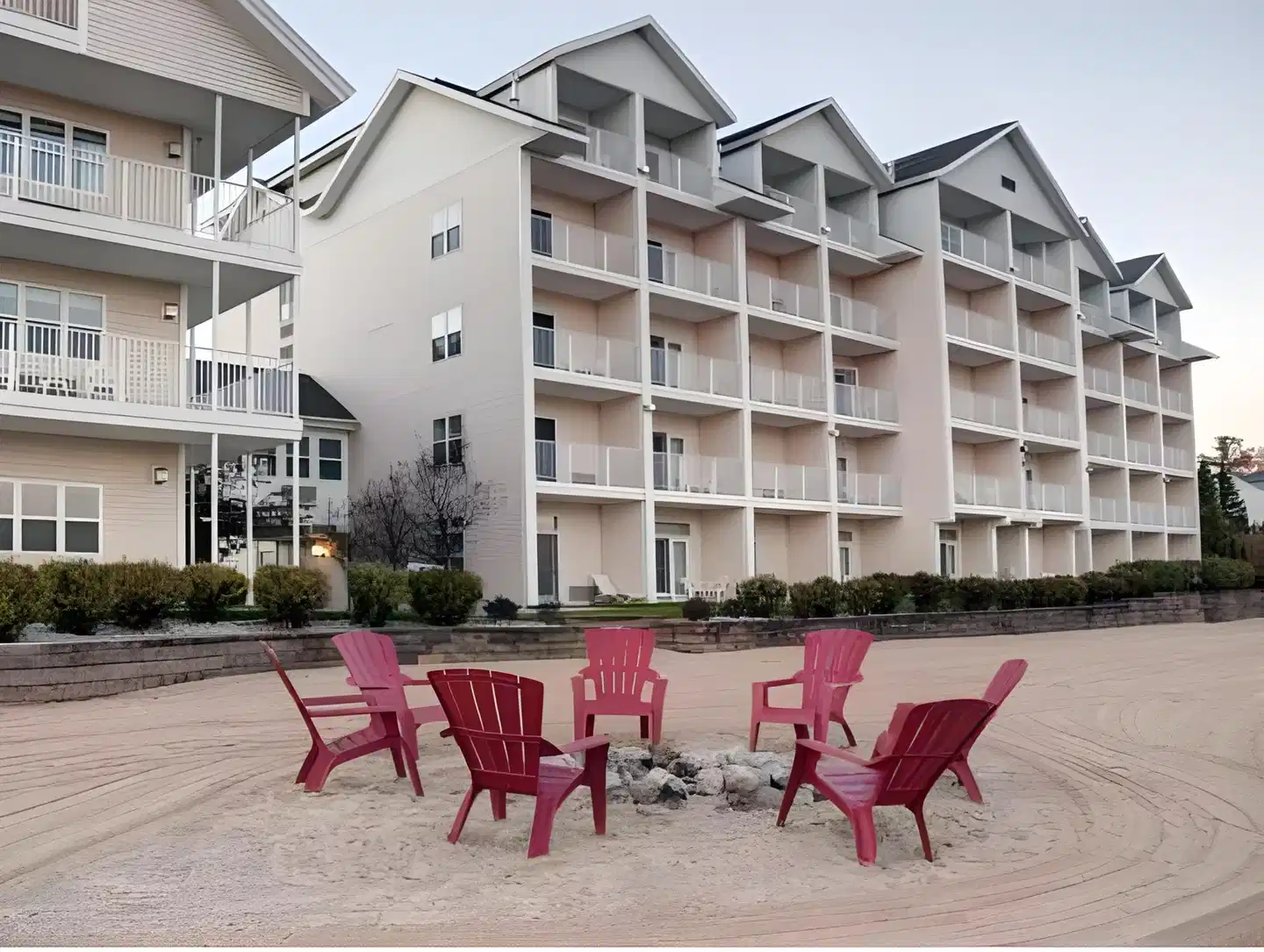 Cherry Tree Inn & Suites Aussenansicht
