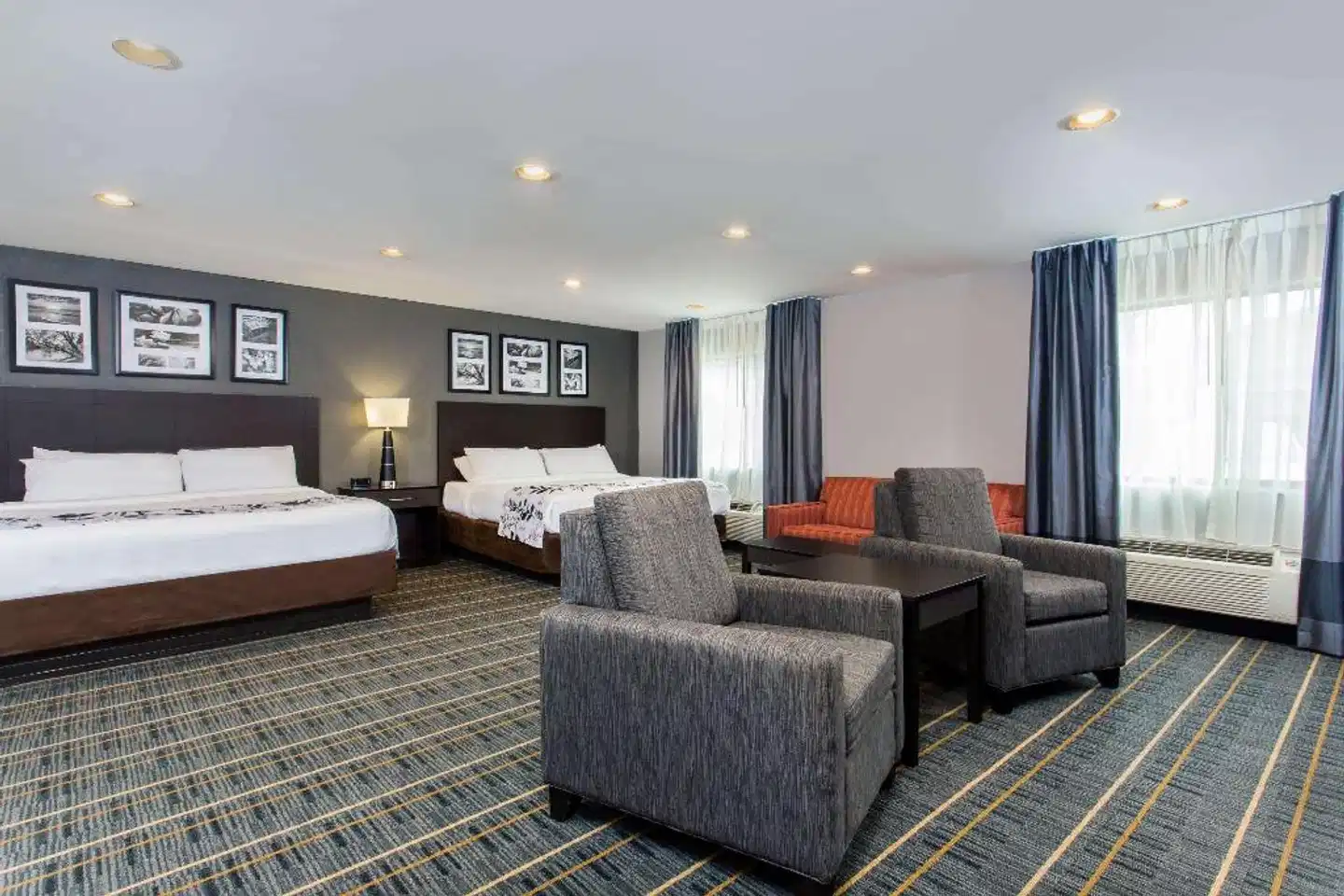 Baymont by Wyndham Lancaster Lobby