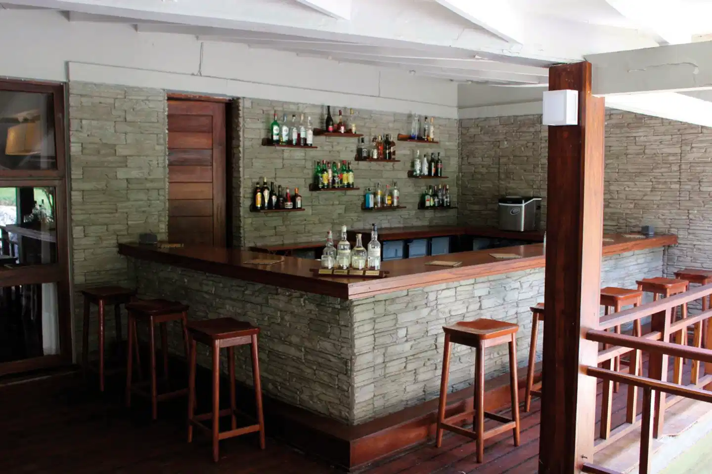 Lake Duluti Lodge Bar