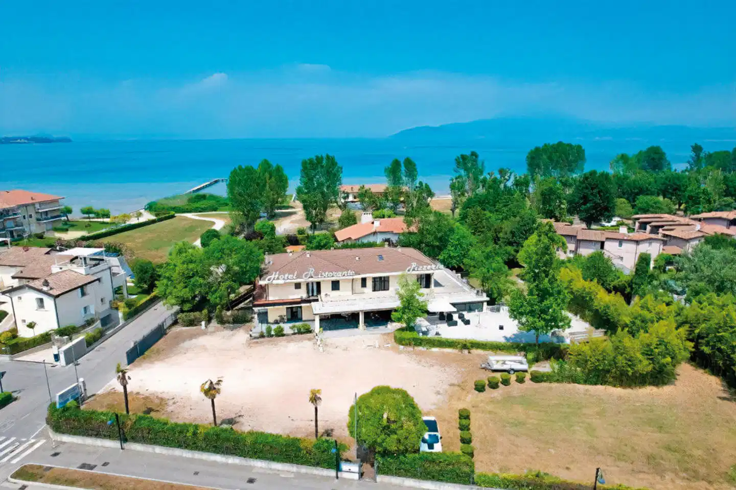 A.G. Holiday Hotel Aussenansicht