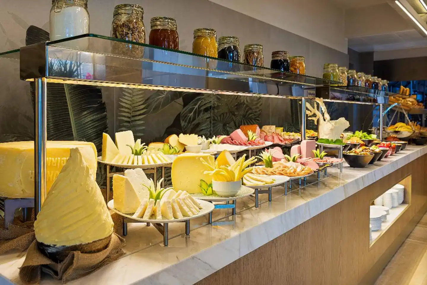 Mövenpick Living Istanbul Camlivadi Restaurant