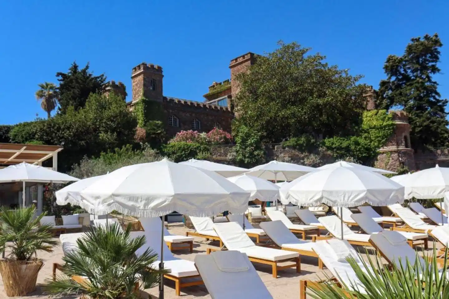 Chateau de Theoule Terrasse