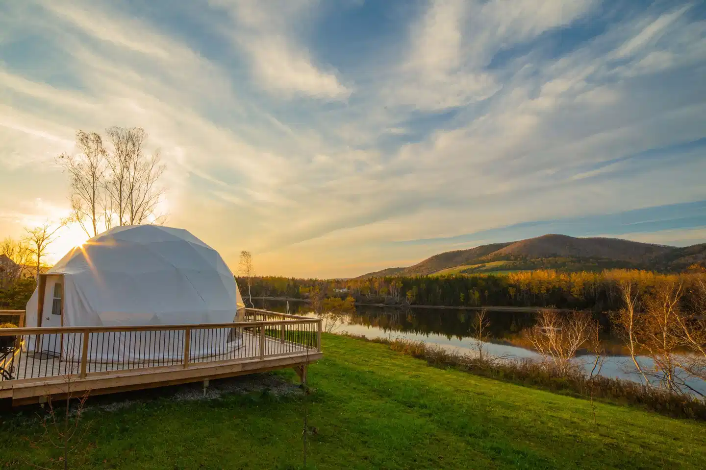 Northeast Cove Geodomes Aussenansicht