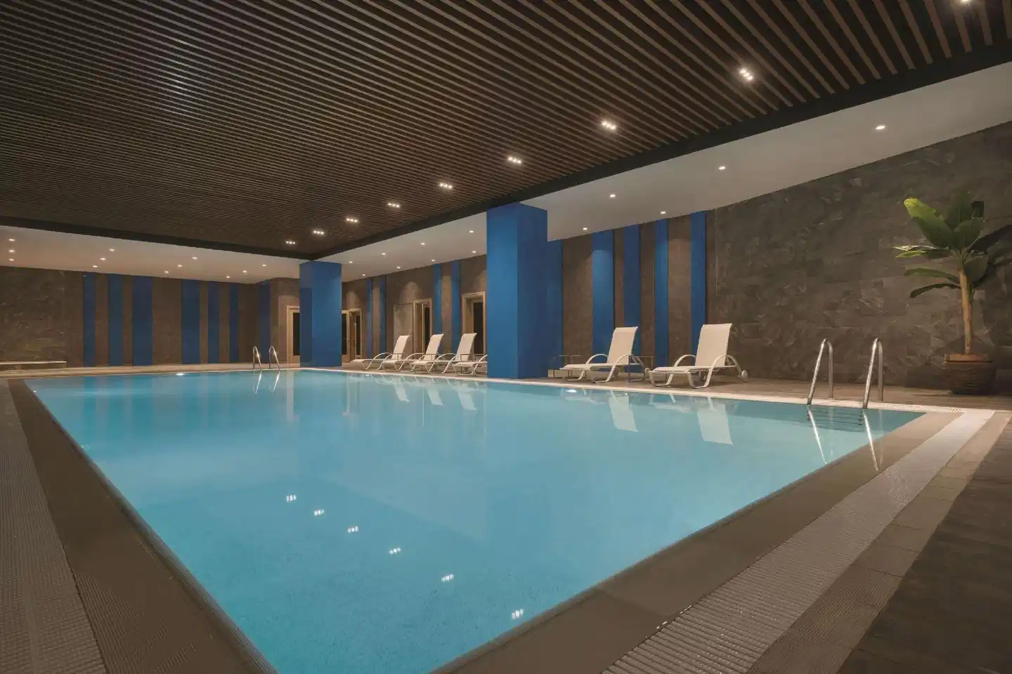 TRYP by Wyndham Istanbul Basin Ekspres Hallenbad