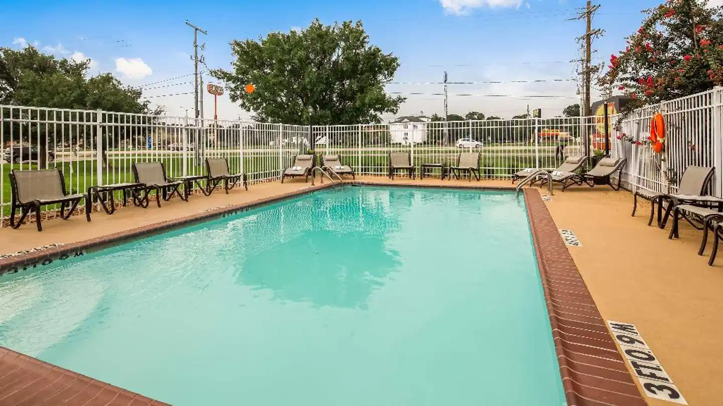 Best Western Lafayette Inn Pool