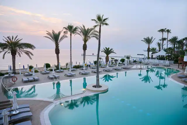 Sunrise Beach Hotel POOL