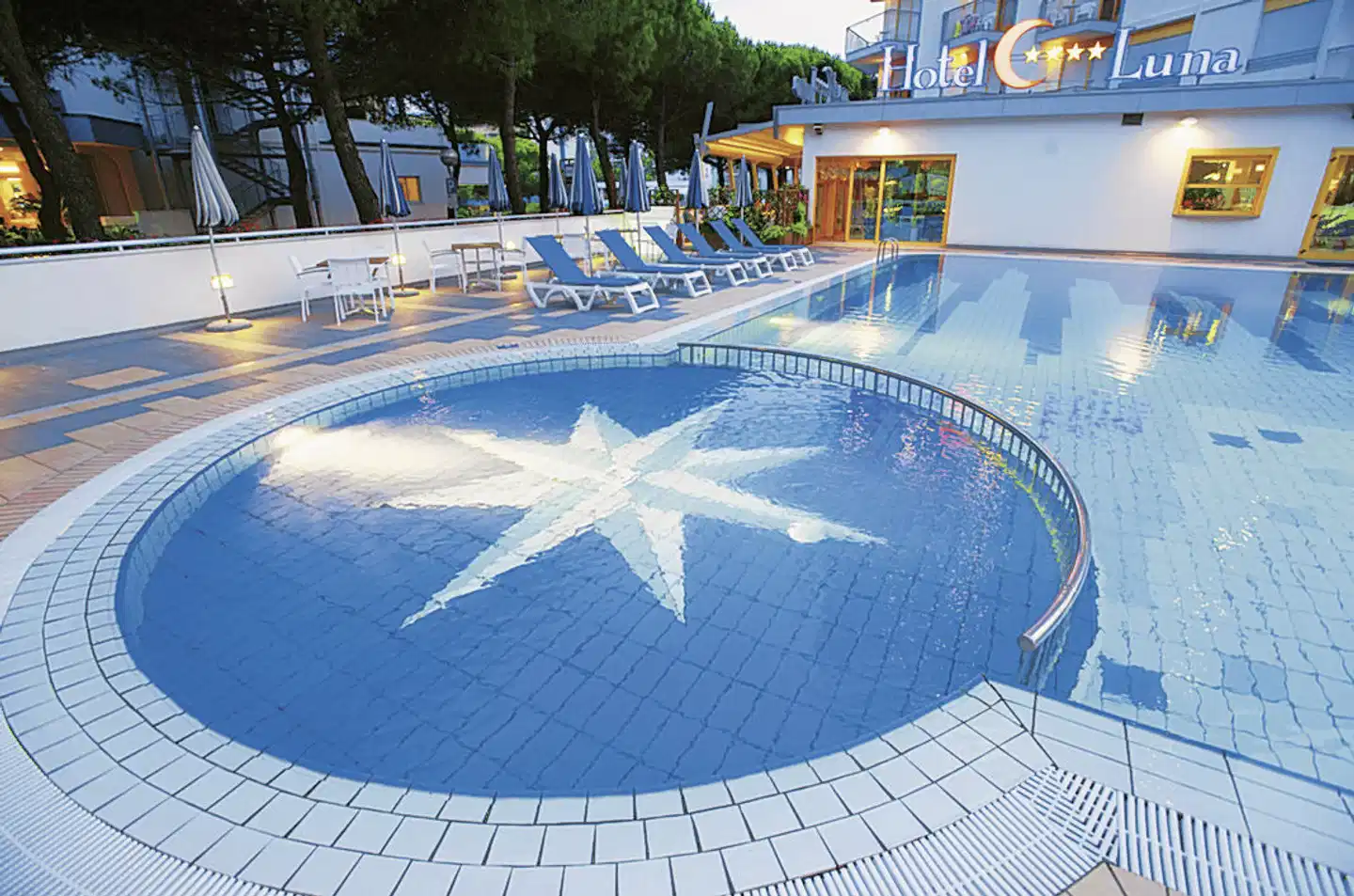Luna Pool