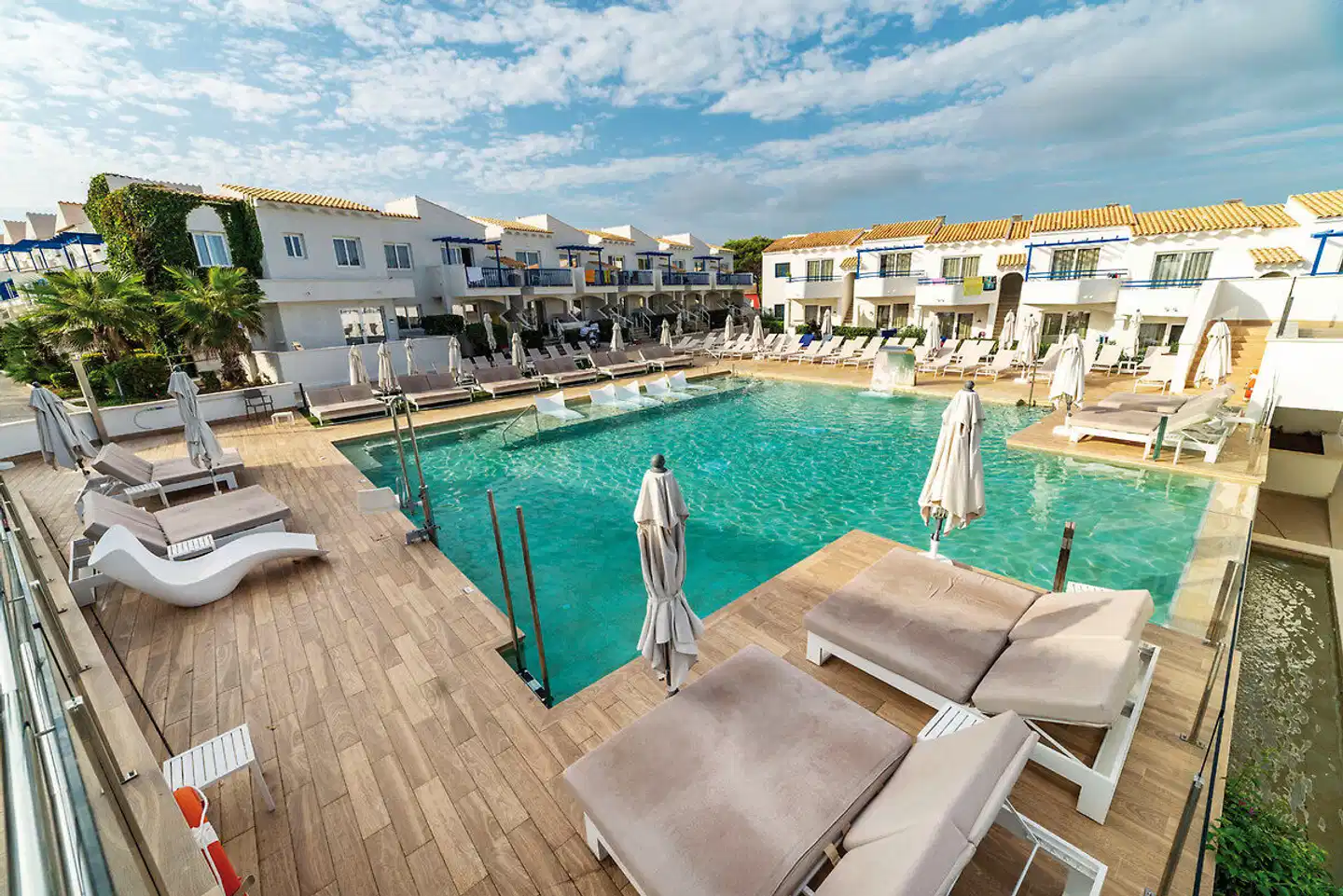 Parque Nereida Suites Pool