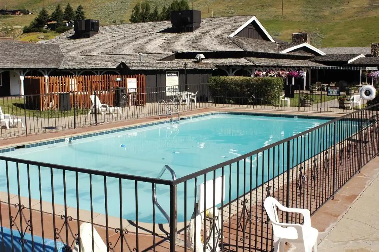 Virginian Lodge Pool