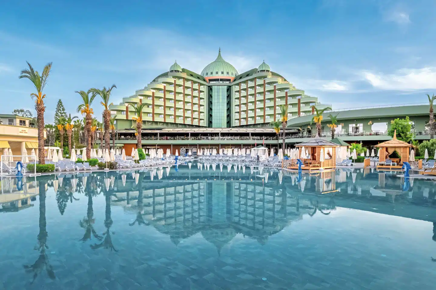 Delphin Palace Pool