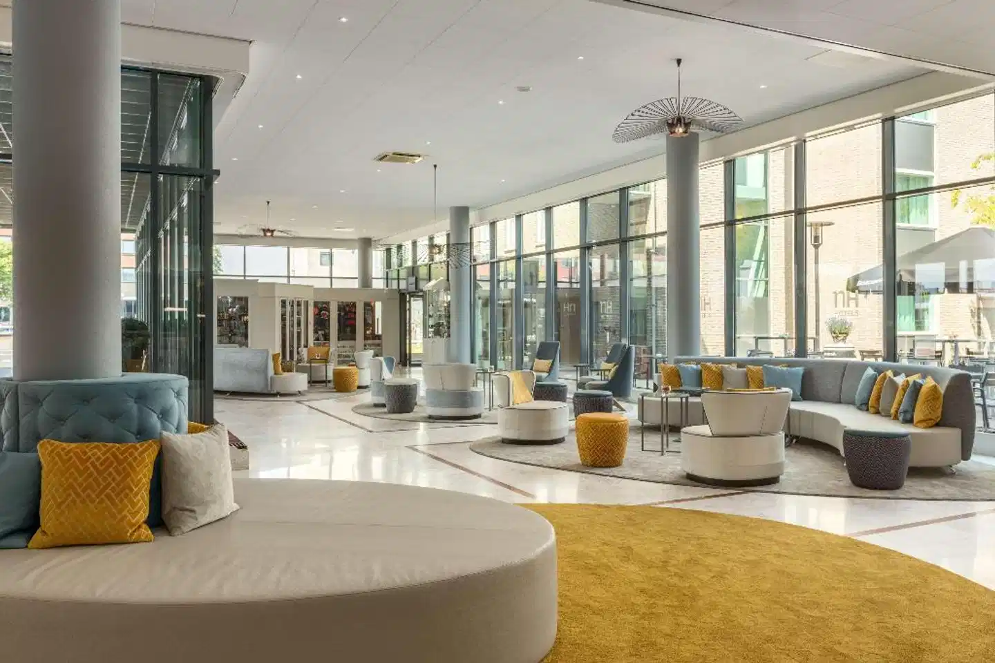 NH Amsterdam Schiphol Airport Lobby