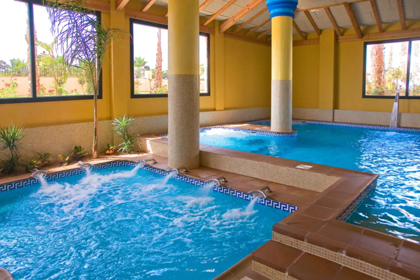 Playamarina Hallenbad
