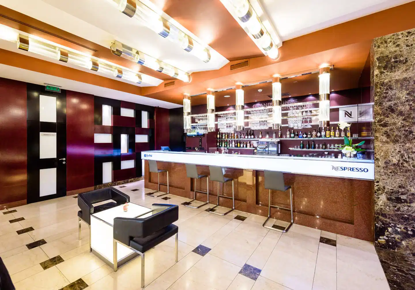 Grand Majestic Plaza Bar