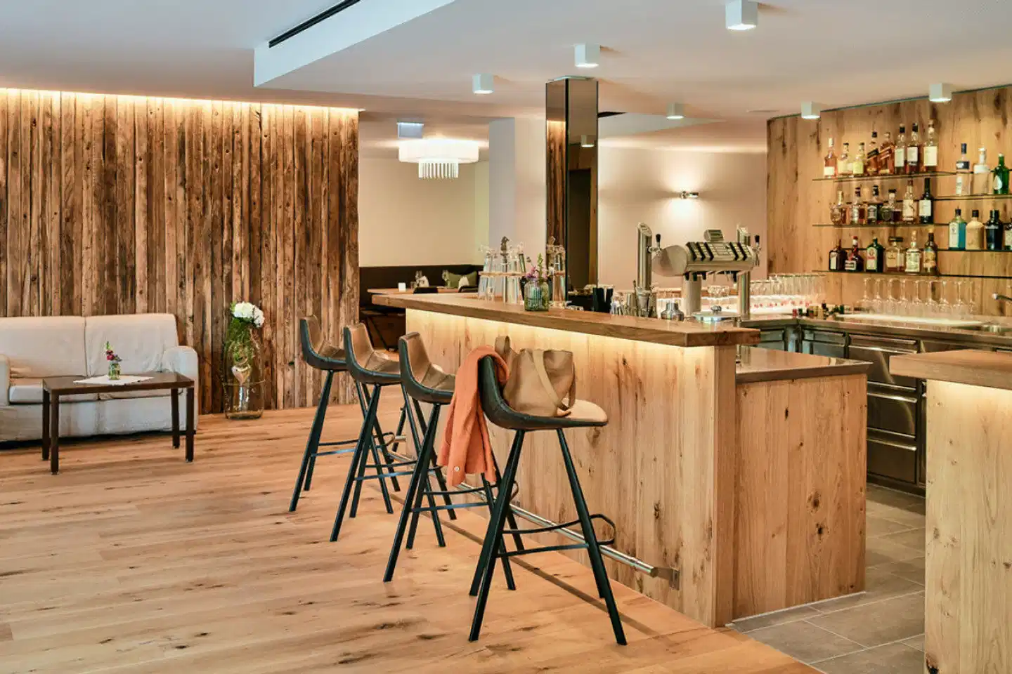Hotel Sarotla Bar