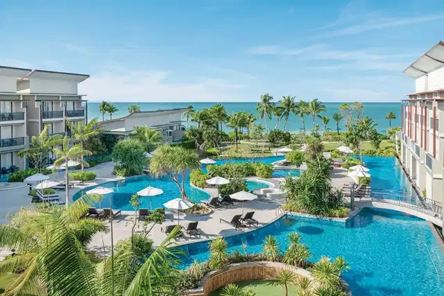 Le Méridien Khao Lak Resort & Spa POOL