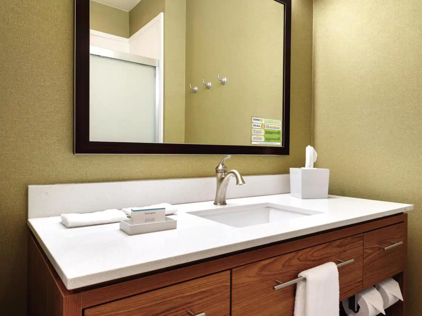 Home2 Suites by Hilton Parc Lafayette Badezimmer