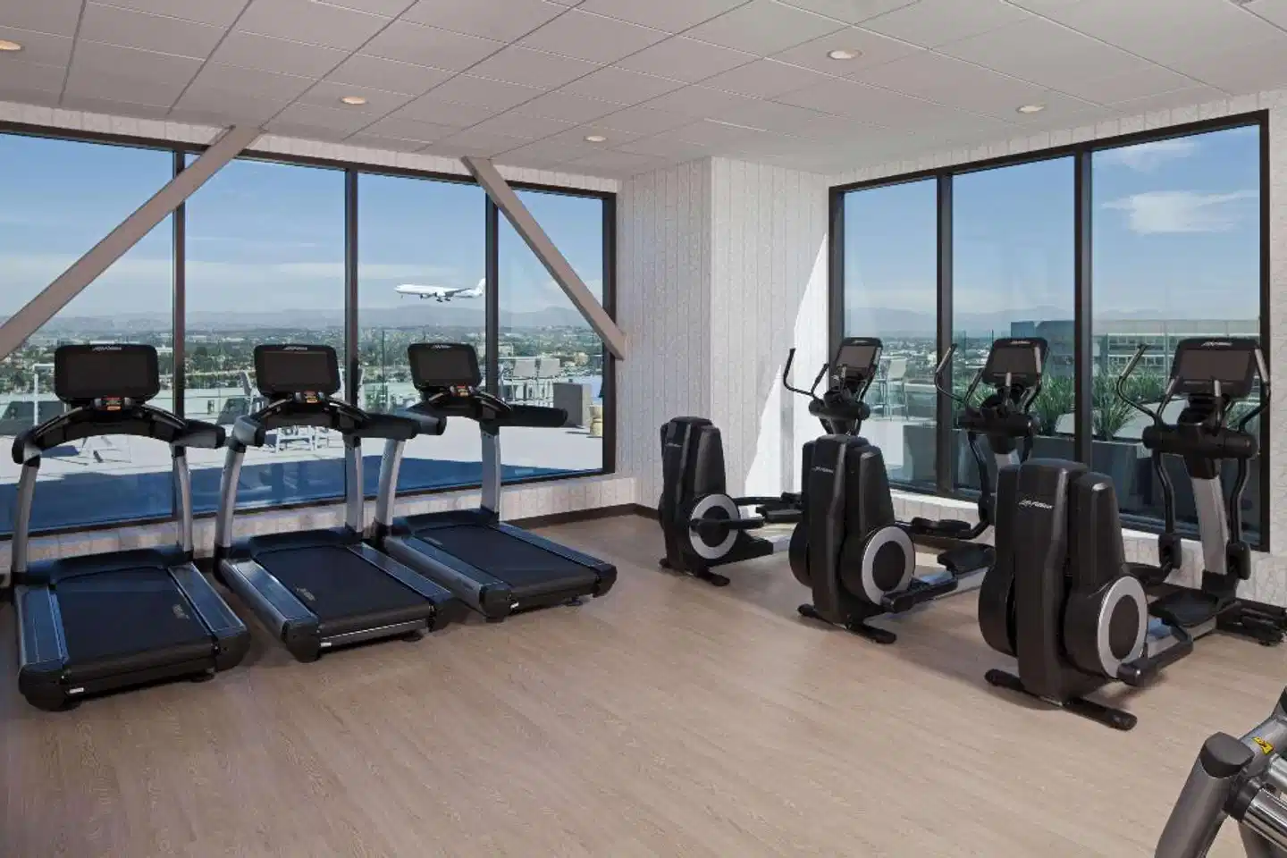 H Hotel Los Angeles, Curio Collection by Hilton Sport und Entertainment