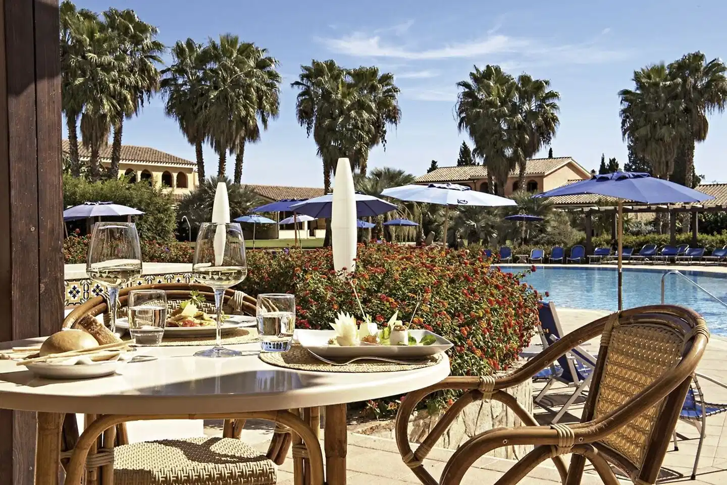 Lantana Resort TERRACE