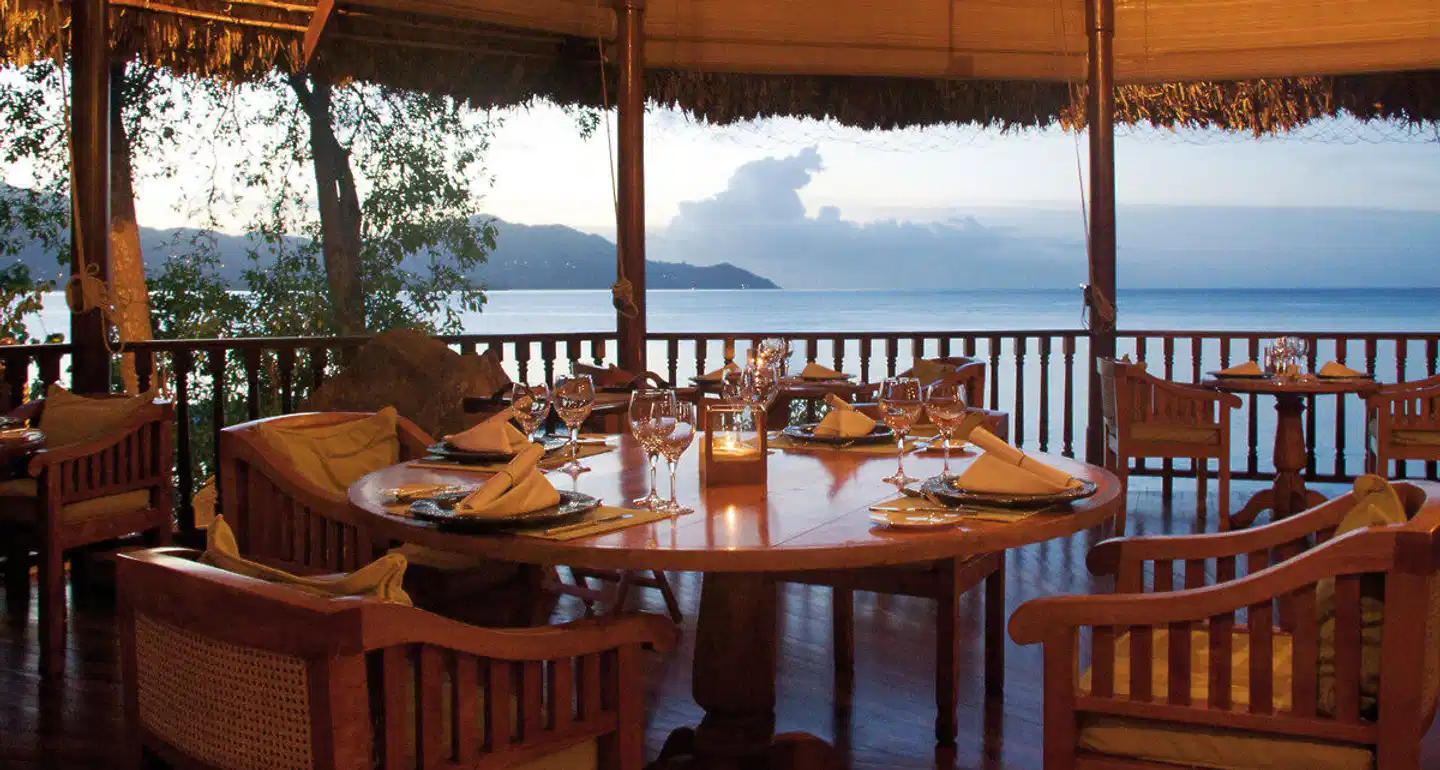 Cerf Island Resort RESTAURANT