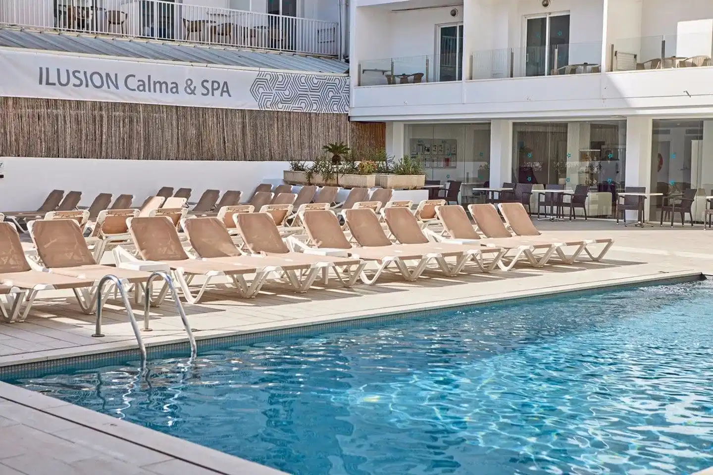 Ilusion Calma Pool