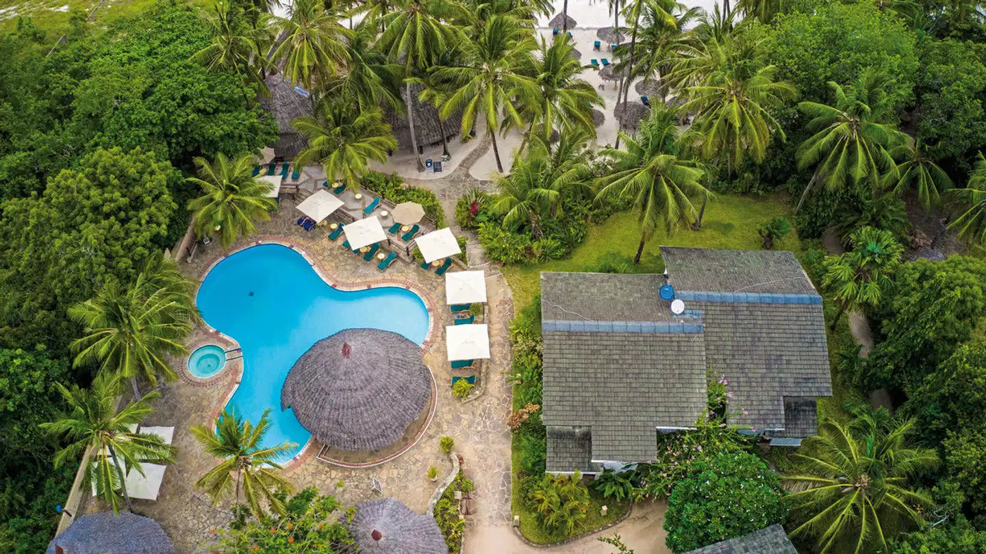 Pinewood Beach Resort & Spa Pool