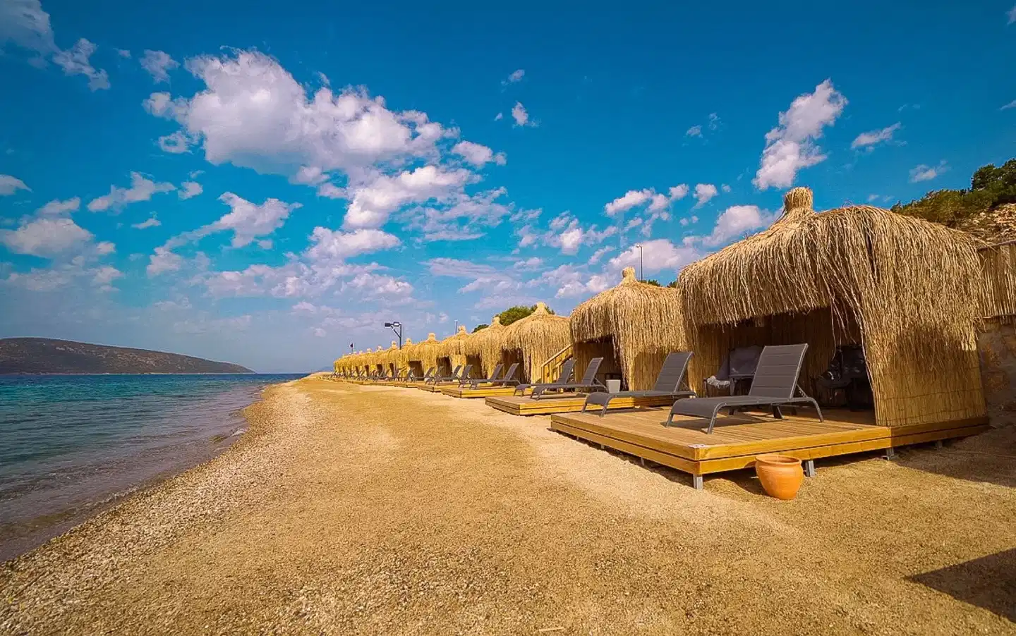 Bodrum Holiday Resort & Spa BEACH