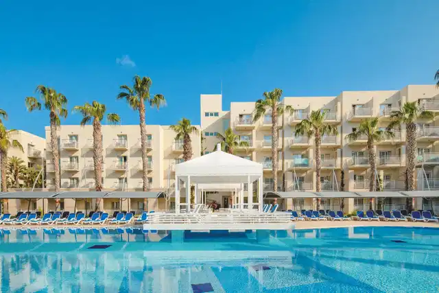 La Blanche Resort & Spa POOL