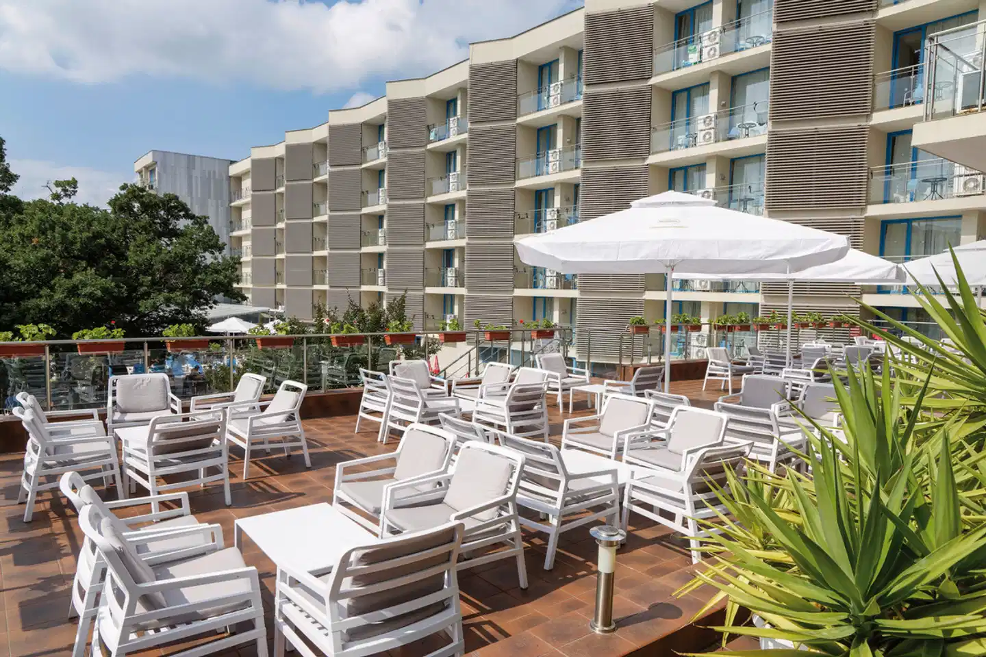 Slavey Terrasse