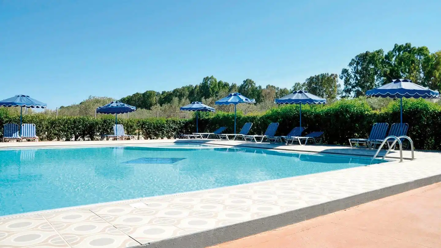 Tina Flora Pool